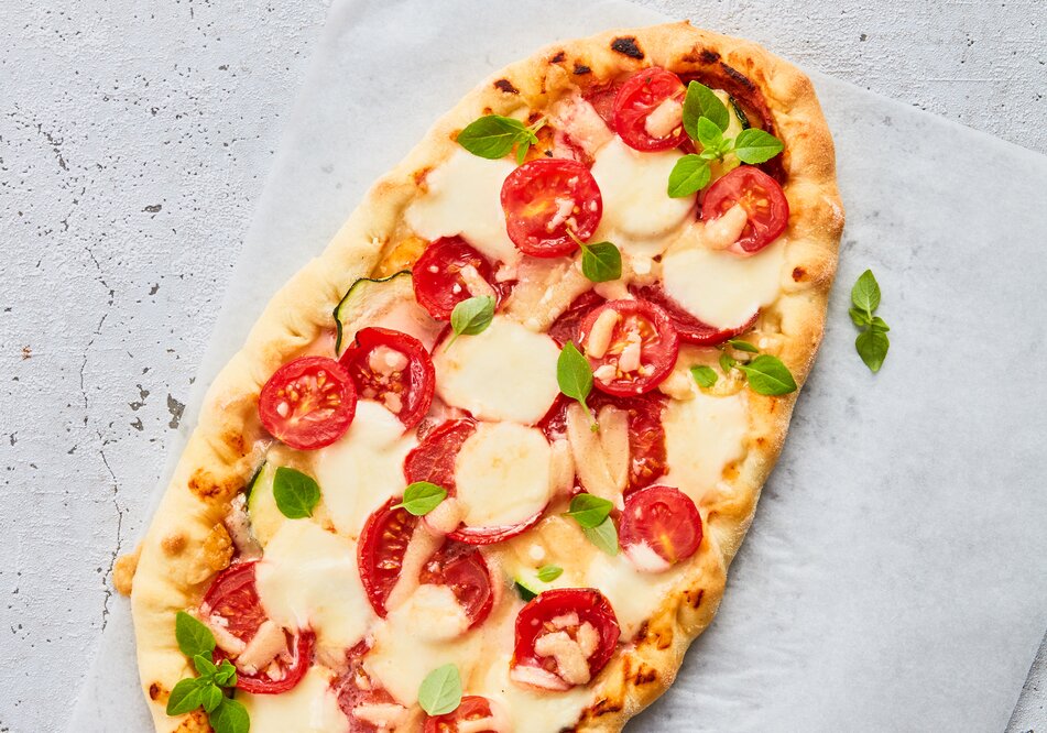 Rezept für Tomate-Mozzarella-Pinsa